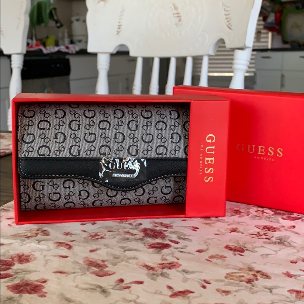 Guess Wallet